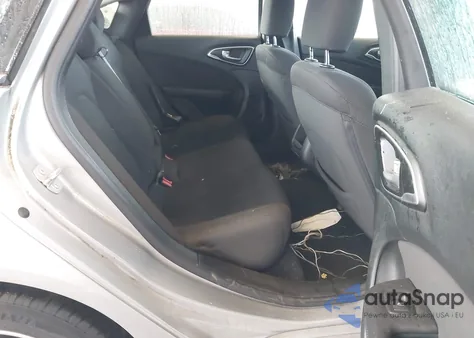 2015 Chrysler 200 Limited z USA, uszkodzony, nr VIN 1C3CCCAB4FN669393